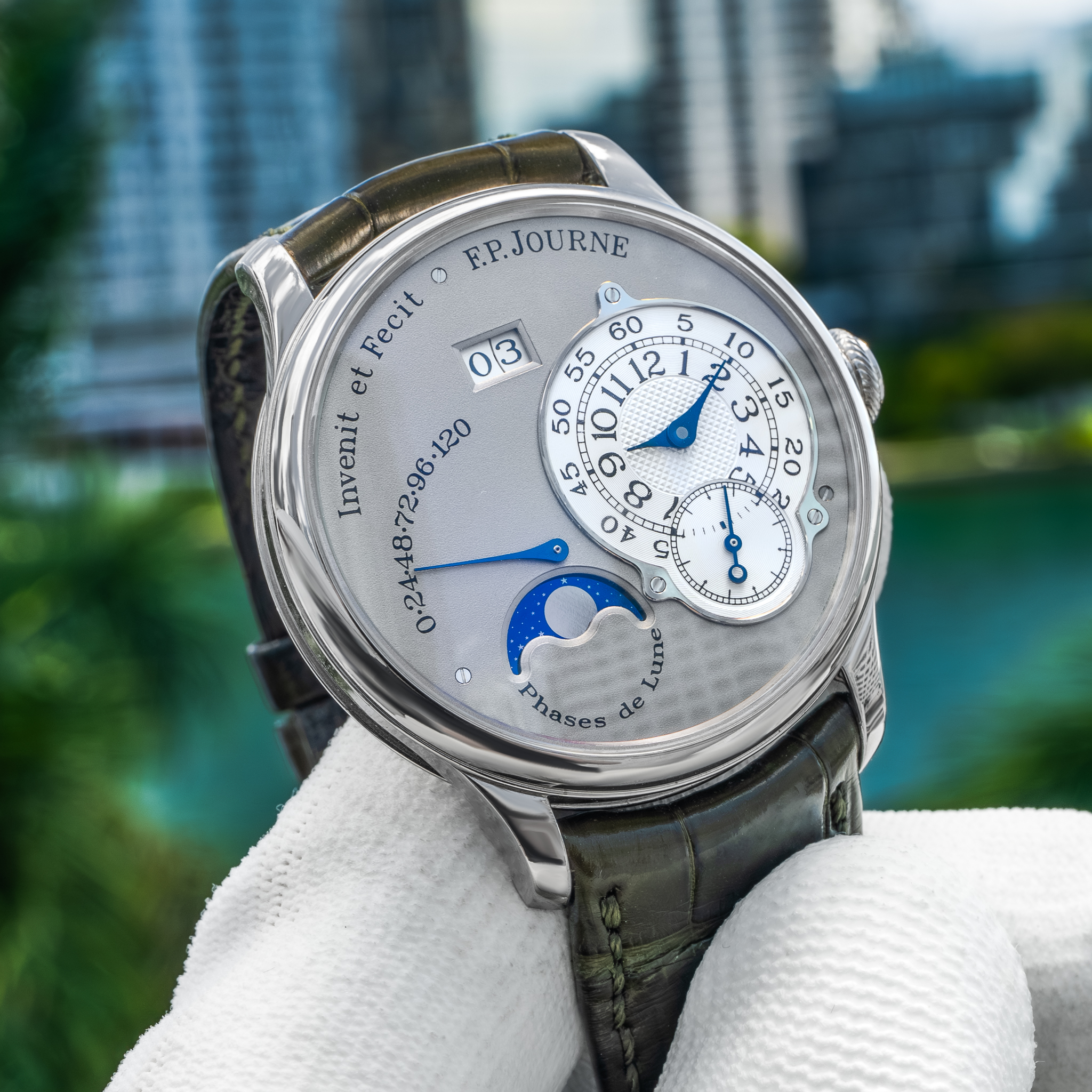May be an image of wrist watch and text that says 'Fecit O F.P.JOURNE Fecit O 0(3 60 5 et 35 12 EI Invenit иe O eunz Phases Rases de O P 15 3 4 S 20 2:2 e 中コ江 እንት* ن'