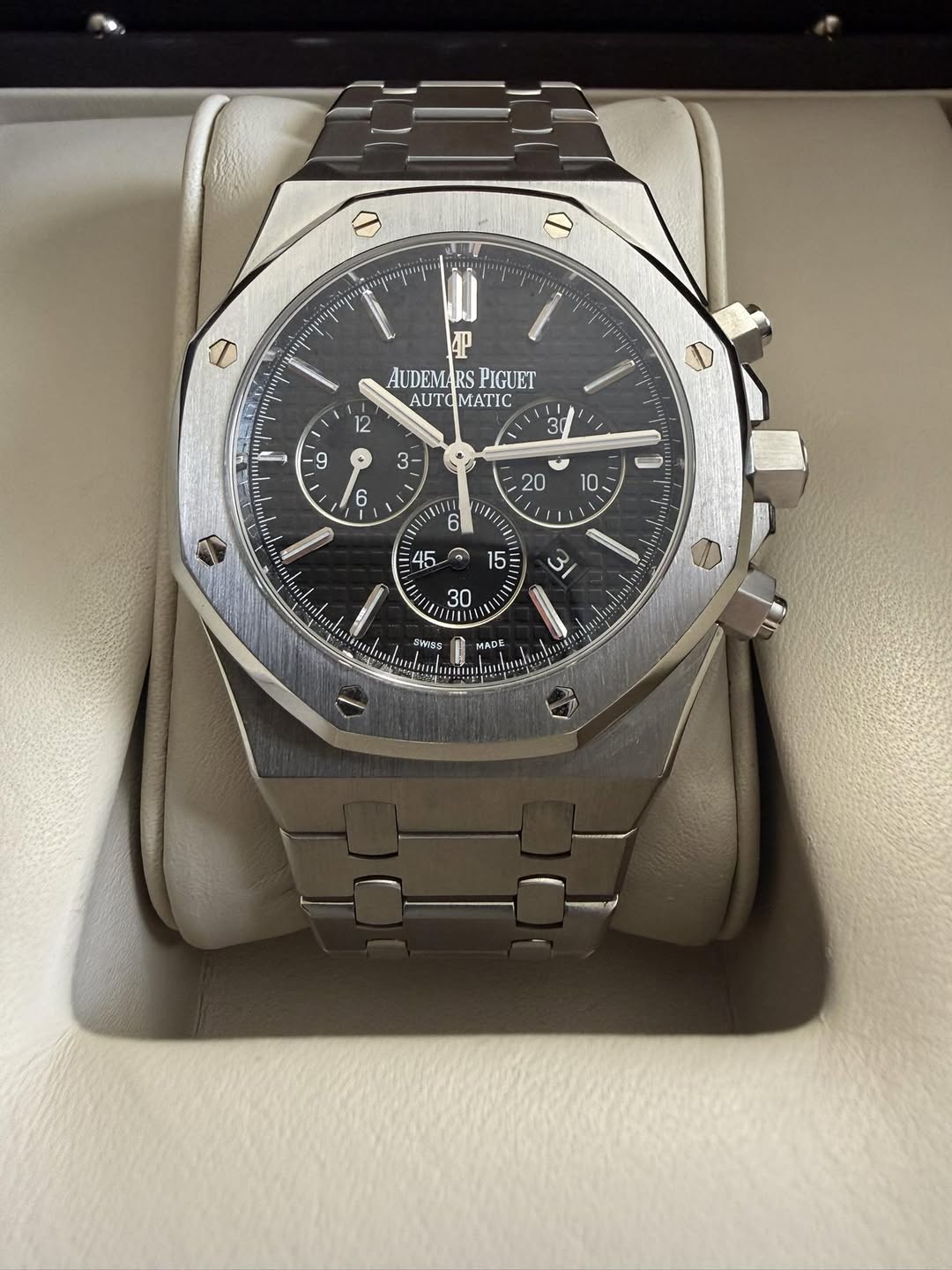 May be an image of wrist watch and text that says 'D AUDEMARS RS PIGUET AUTO MATIC ~ 1 20 ብ 10 S ١ ور እትመምማ 养 3 30 aigg MADE m'