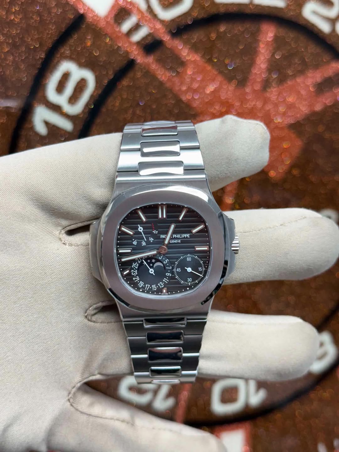 May be an image of wrist watch and text that says '18 צי F P PAY P PHILI PHILIPPE IPPE ឆ្ងៃ 38 茄 URENE INEVE نه 4G و جي 15= t עם'