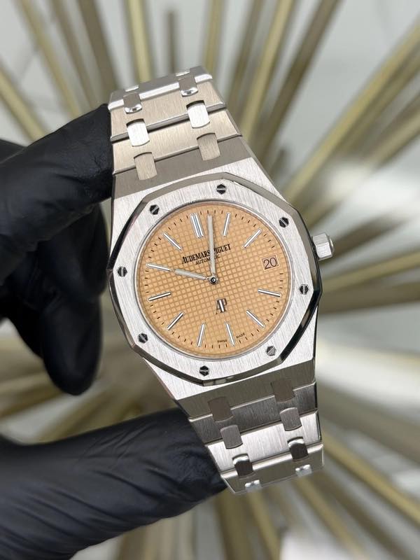 May be an image of wrist watch and text that says 'TIDEMAR GUET / 20 1. 자 1'