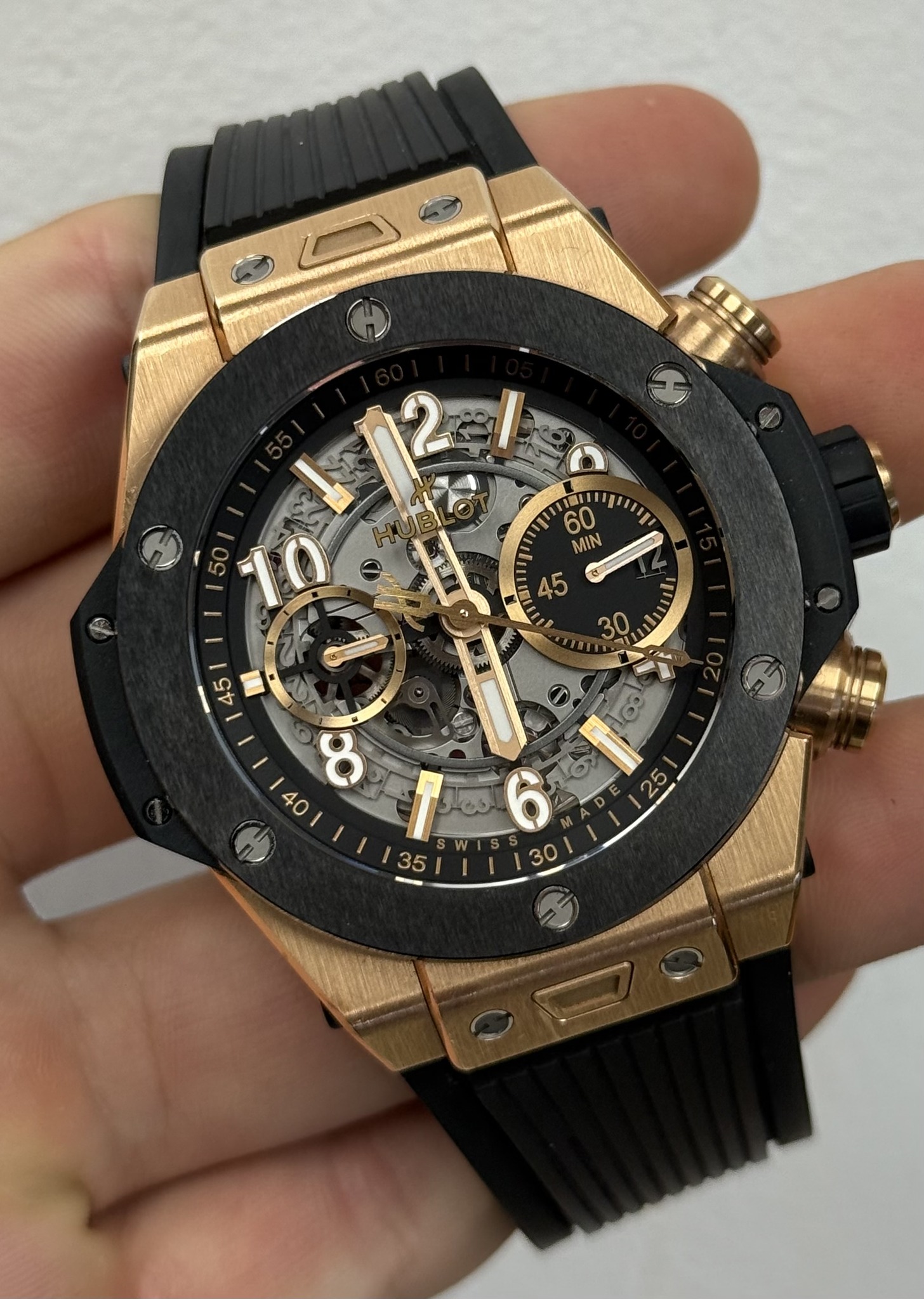 May be an image of wrist watch and text that says 'S ำ 60 MIN O သင 40 e '