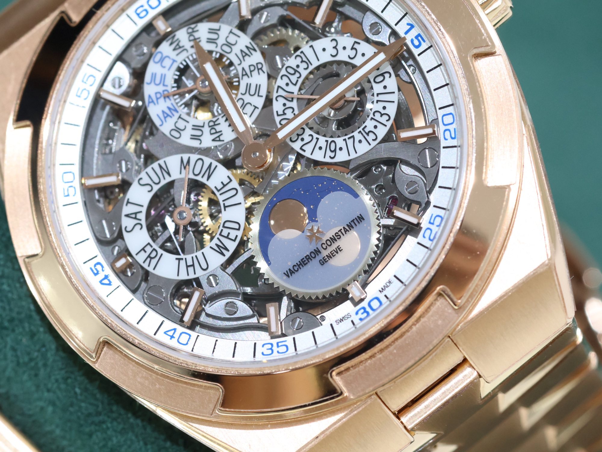 May be an image of wrist watch and text that says '60 / 1 55 I dd JUL -0CT OCT JAN APR 52729-3T 3・5・ 115| JUL APR JAN OCTA يلال APRE nCT JUL 3-21-19 يه O 20 SUN MON TUE SAT Fo…