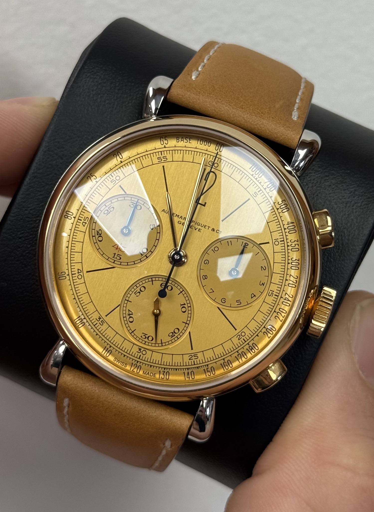 May be an image of wrist watch and text that says '60 BASE S 45 ਨ 0 AU EMAR cЛA PIGUET &C 11 10 T 15 Hà و N 50 00 ٢ د G O0C ٤ 270 ـ WB 00Z 100 10 5 0t7 u 3 ME O 0 SWISS MADE…