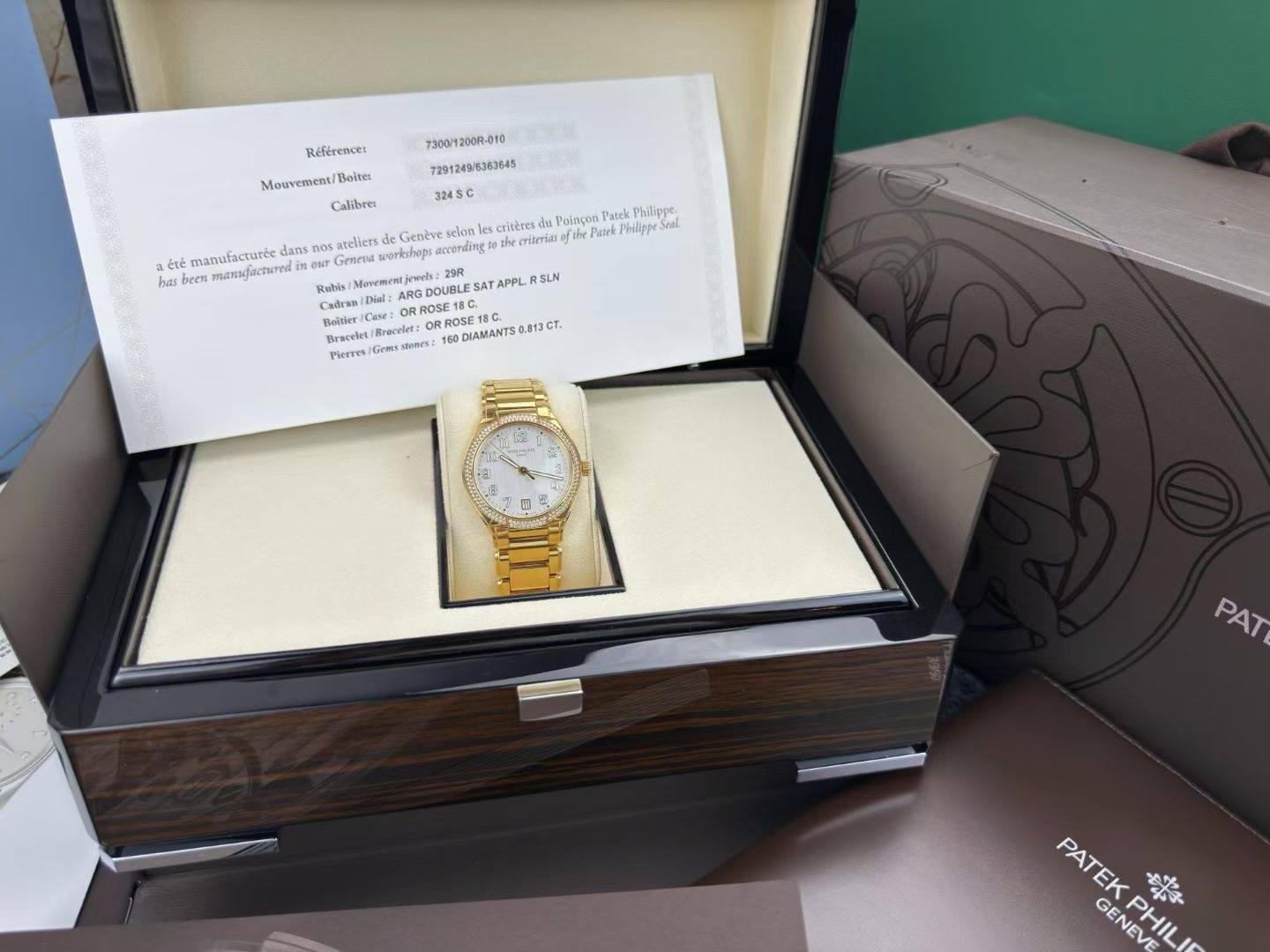 May be an image of wrist watch and text that says 'Référencet 7300/1200R-010 10 200R- /6363645 Meuvenent Boltez Calibrer 324SC aćié جج manufacturée dans has been ราหมชุสเมพด…