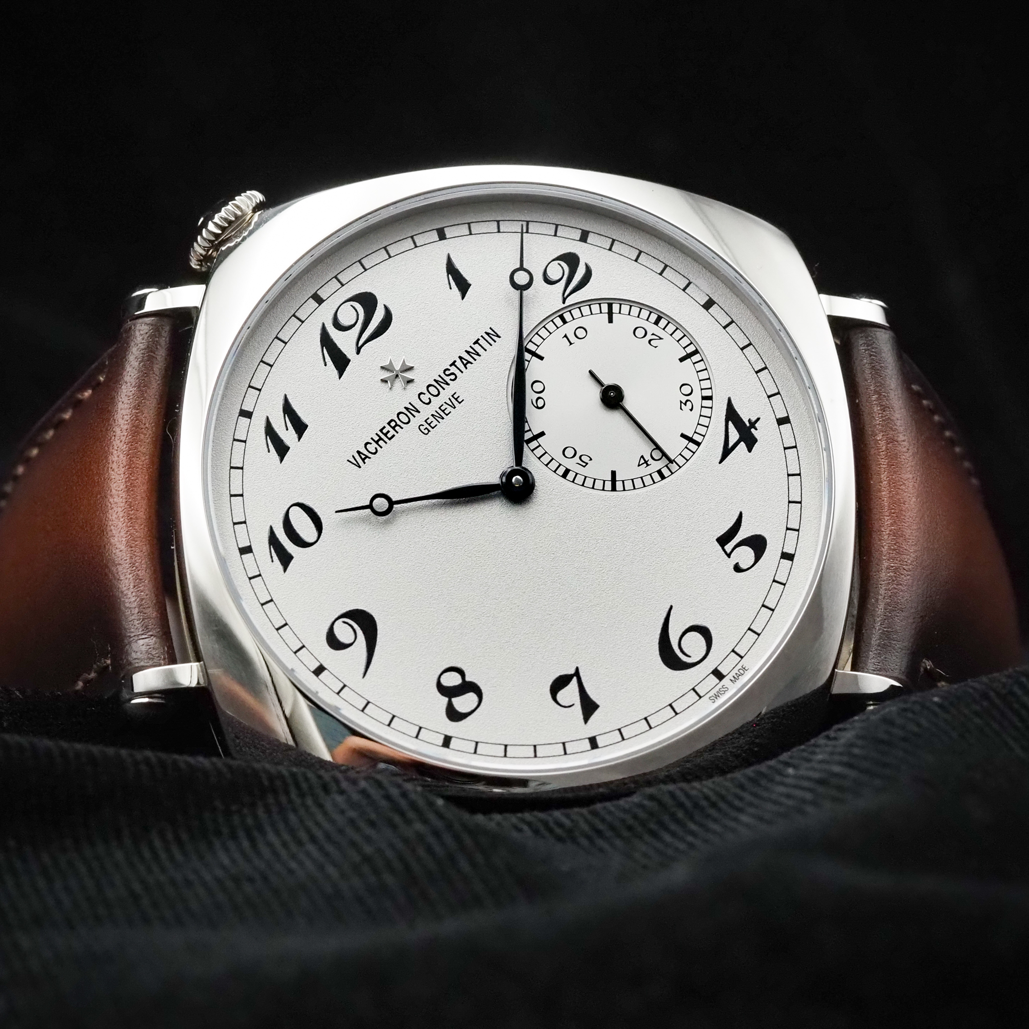 May be an image of wrist watch and text that says 'IIIIL במל LIn 10 Z ب ዐና 12 CONSTANTIN 11 60 VACHERON GENEVE من 0s 0 ๑ 40 5 6 MAOE a'