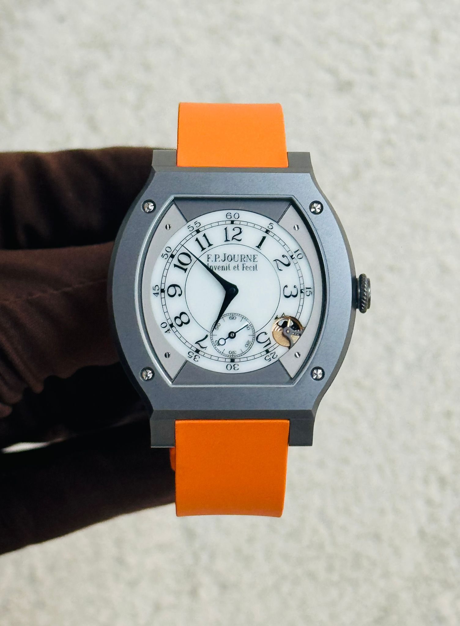 May be an image of digital watch and text that says 'a 地 Do5 S 50 10 avenil et Fecal F.P.JOURNE RNE 45 9 8 ل גל CU 2 10 10 ر 15 o 5 οε'