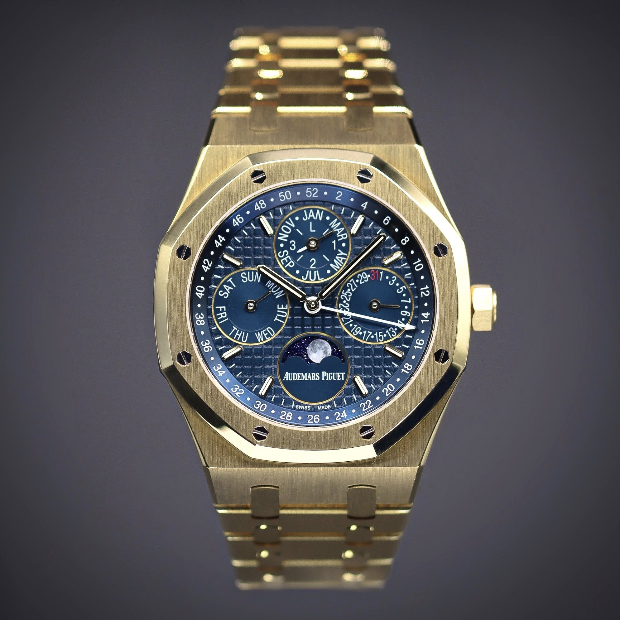 May be an image of wrist watch and text that says ' OV JA JAN MAR M 6 ፋ 8 42 SEP A JUL MA 10 खू Ob 4 Л MU 12 3ቢባ ကြဲ 38 ف 36 14 ካ 19.17 17: F AUDEMARS PIGUET 32 30 30 9L 8L '