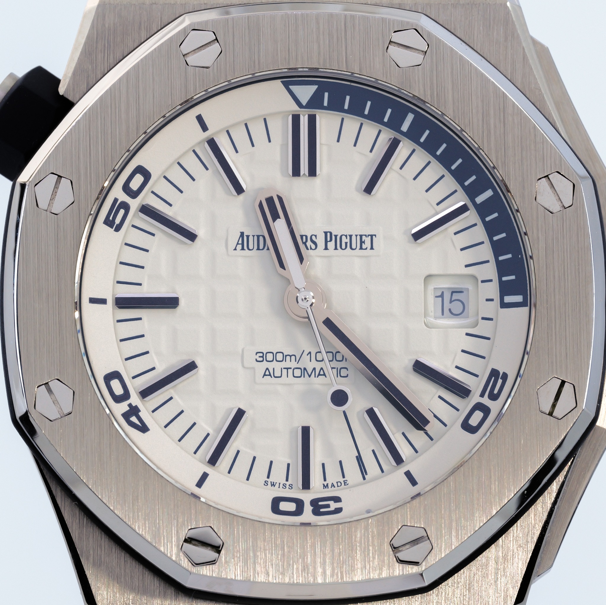 May be an image of wrist watch and text that says '50 O ال RS PIGUET PIGUET 15 300m/1d00, 300m/ AUTOMATIC IC 0 0D SWISS MADE 0E'