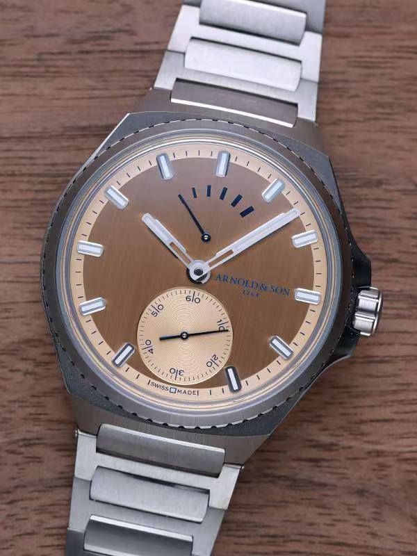May be an image of digital watch and text that says '١ ここ 上付王 6/0 / o O o + 10 C οιε ١ I 40 οιε ISWISS /SWISSCMAD SWIS 真 MADEI'
