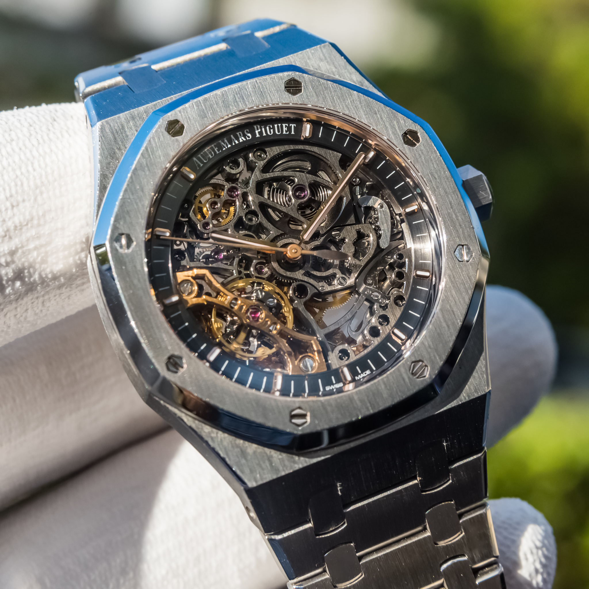 May be an image of wrist watch and text that says 'PIGUET LMARO'