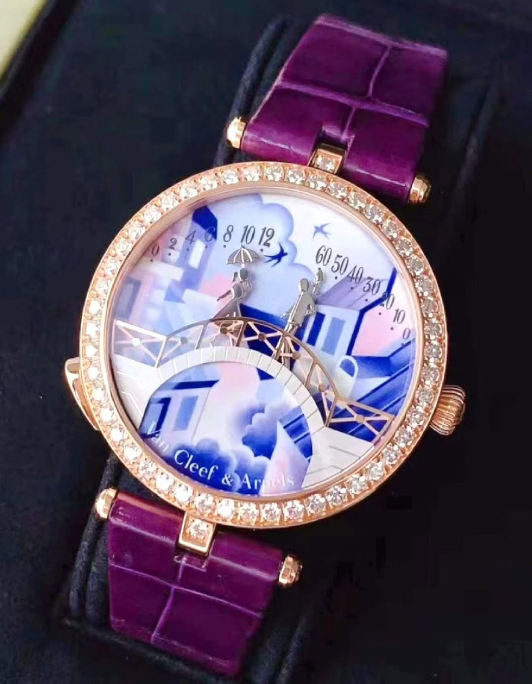 May be an image of wrist watch and text that says 'Nedy , an Cleef&A Cleef Cleef &Ar &Ares Tols'