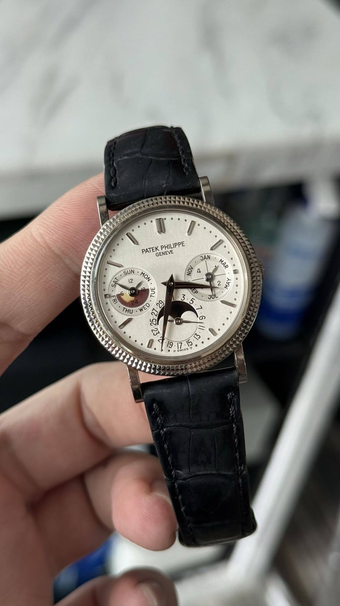 May be an image of wrist watch and text that says 'PATEK GENEVE PHILIPPE LAN H0n a a MAR 6 6 SUN MOM ل W HU WED 29 2 क d0 5 N مالاه 3 1 9 6 o اسند 오늘 ن نن'