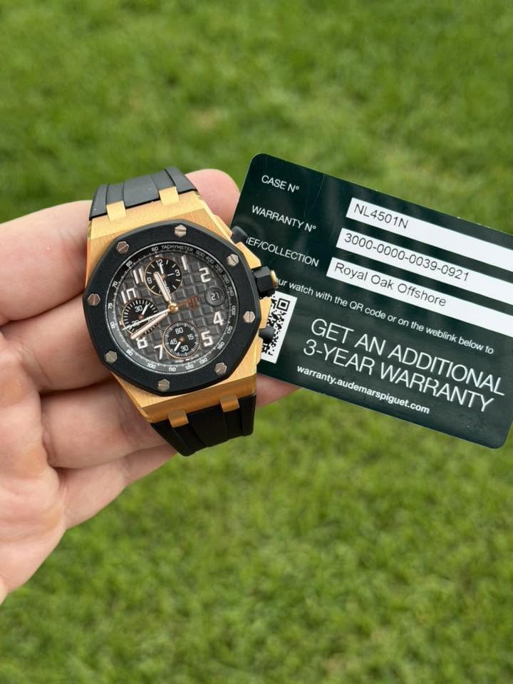 May be an image of wrist watch and text that says 'ن 2 In ¥ 5 7 0 ៥ CASE N° WARRANTYN N° NL4501N EF/COLLECTION Royal Oak Offshore watch with the OR code or or the weblink 天 GET…