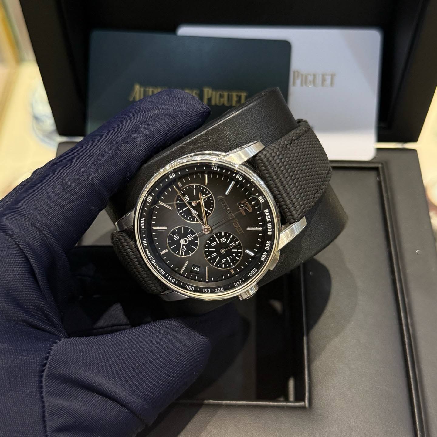May be an image of wrist watch and text that says 'PIGLET FT B0 u 65 08 A M ts 0 A 00 100% ईै の黑 - 60 BASE ح 00 000I S 00S 50 50S 042 CC 산용0 2번'