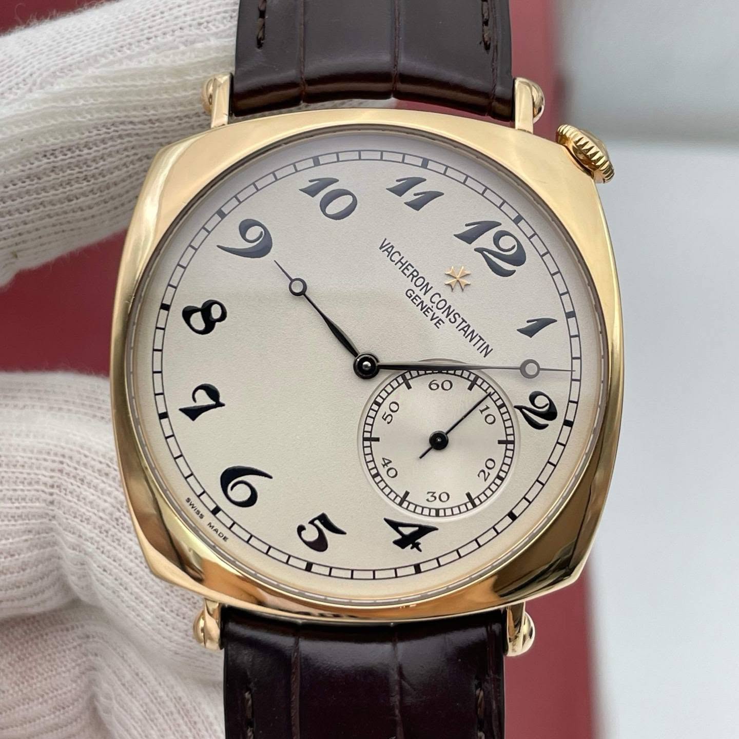 May be an image of wrist watch and text that says 'แบเ 10 11 9 VACHERON VACHERONCONSTANTIN X 12 co GENÉVE CONSTANTIN O 60 IL 10 دا 50 モ O II swess 6 MADK Ap 5 TL 30'