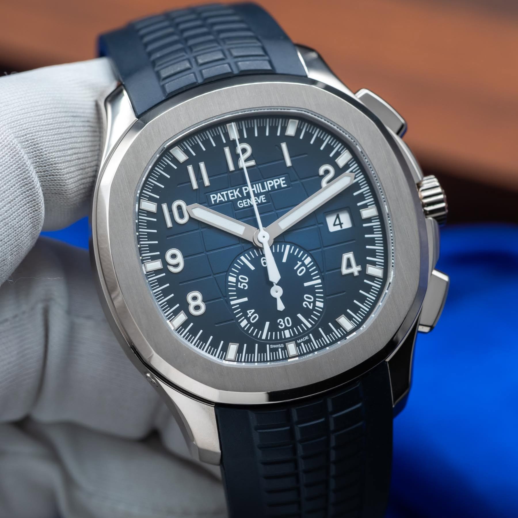 May be an image of wrist watch and text that says 'CER 2 លុូខ I1 PATEKPHILIPPE VE PATEK GEN HILIPPE GENEVE υμήημήτ 10 6 ויניחיש 8 C 50 of 4 早 መ'ሣሣ 9 20 30 n ผน ミ'