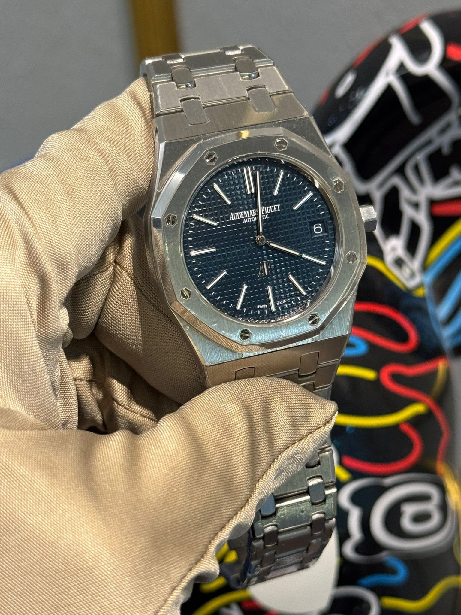 May be an image of wrist watch and text that says 'ALDEMAR mTo PIGUET م 会 Y 4 va E'
