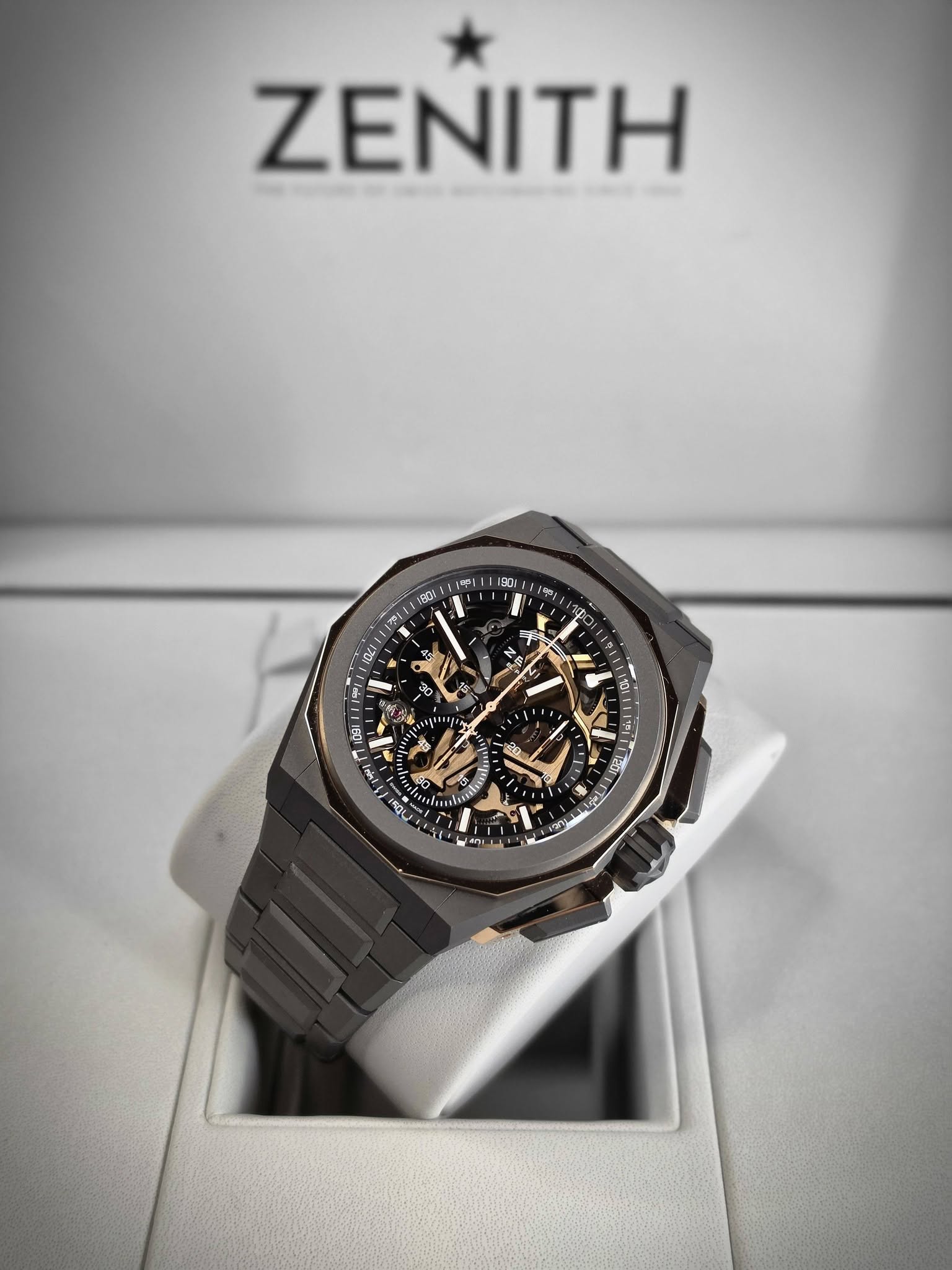 May be an image of wrist watch and text that says 'ZENITH ان E3 I90 ነዋን + ら 合 1 ንባ ትጣ 031 ء T 0 หม ء ر 4 မာ၊'
