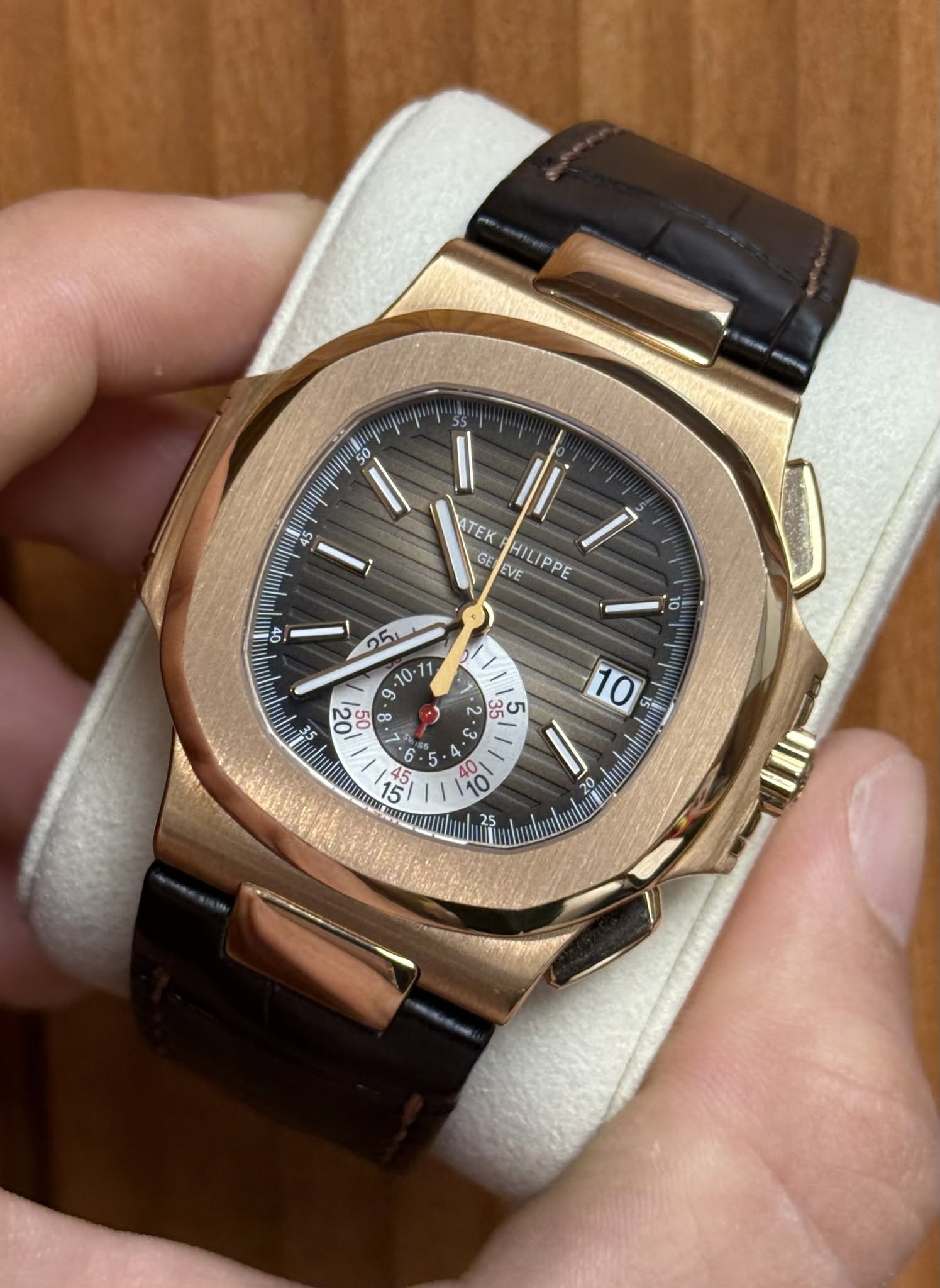 May be an image of wrist watch and text that says 'በጣጣ 50 45 ATEK GE EVE HILIPPE 04 10 س -1 10. 11 ၈ C လ် O 9 CP 35 (٣ 10 អូ 2 P ص - 2. ගා ' - ဟ 000 4 X GG 15 ROREAANBEAA 0…