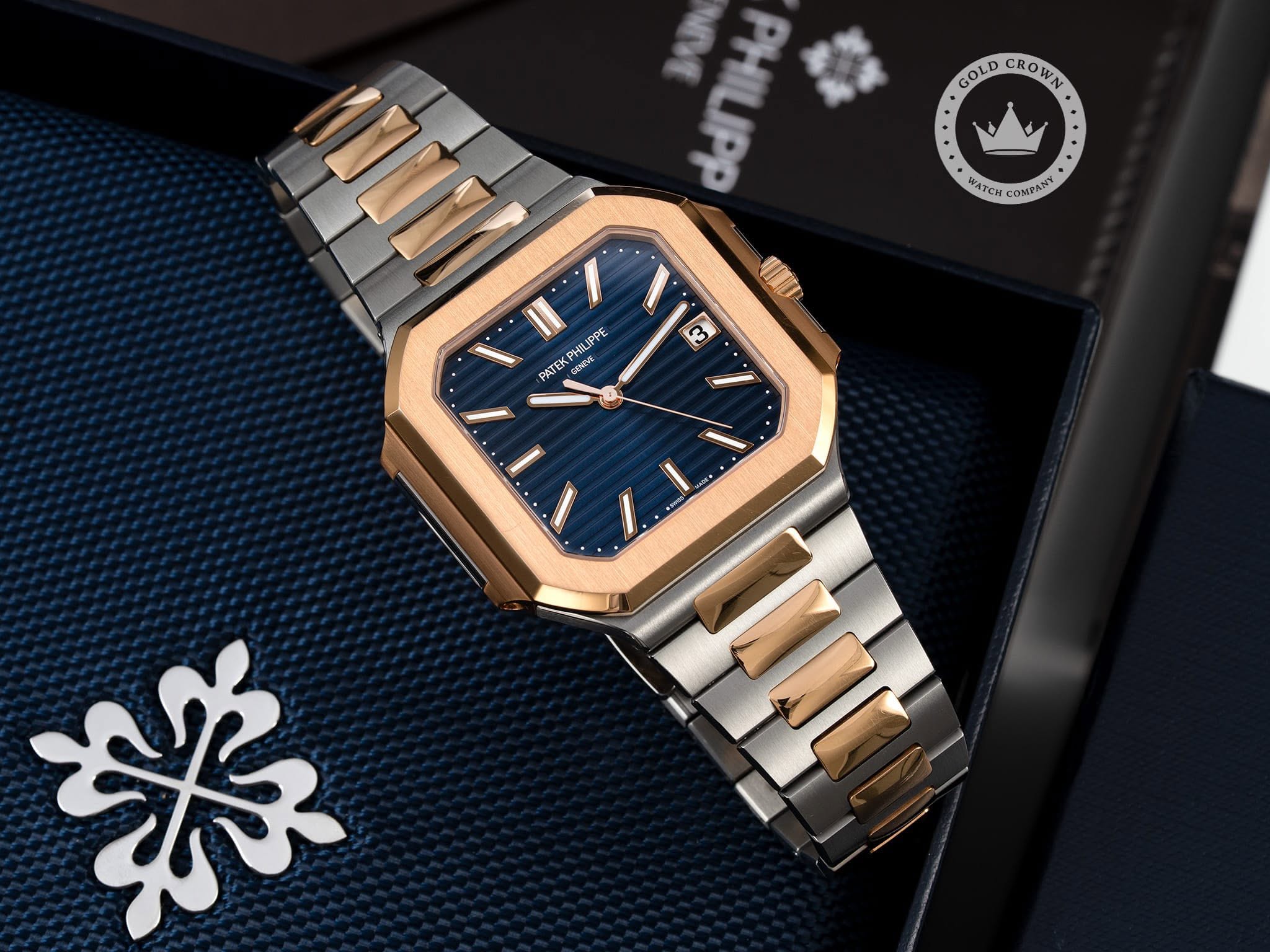 May be an image of wrist watch and text that says 'GOLDCROWIN GOLD CROWN MyE PHILIPP OLU WATCH CPH COMPANY זקמקו UPPE PATEX PHILIPPE GENE 3 恭'