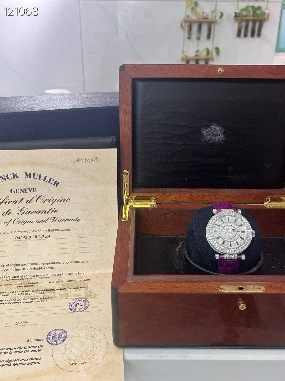 May be an image of ring, cufflinks and text that says '121063 للفا 而量 त्ती WEMB20544 NCK MULLER GENEVE fical /Origine de Garantie /Crigin and Warranly montre/ ceruty atthe watch…