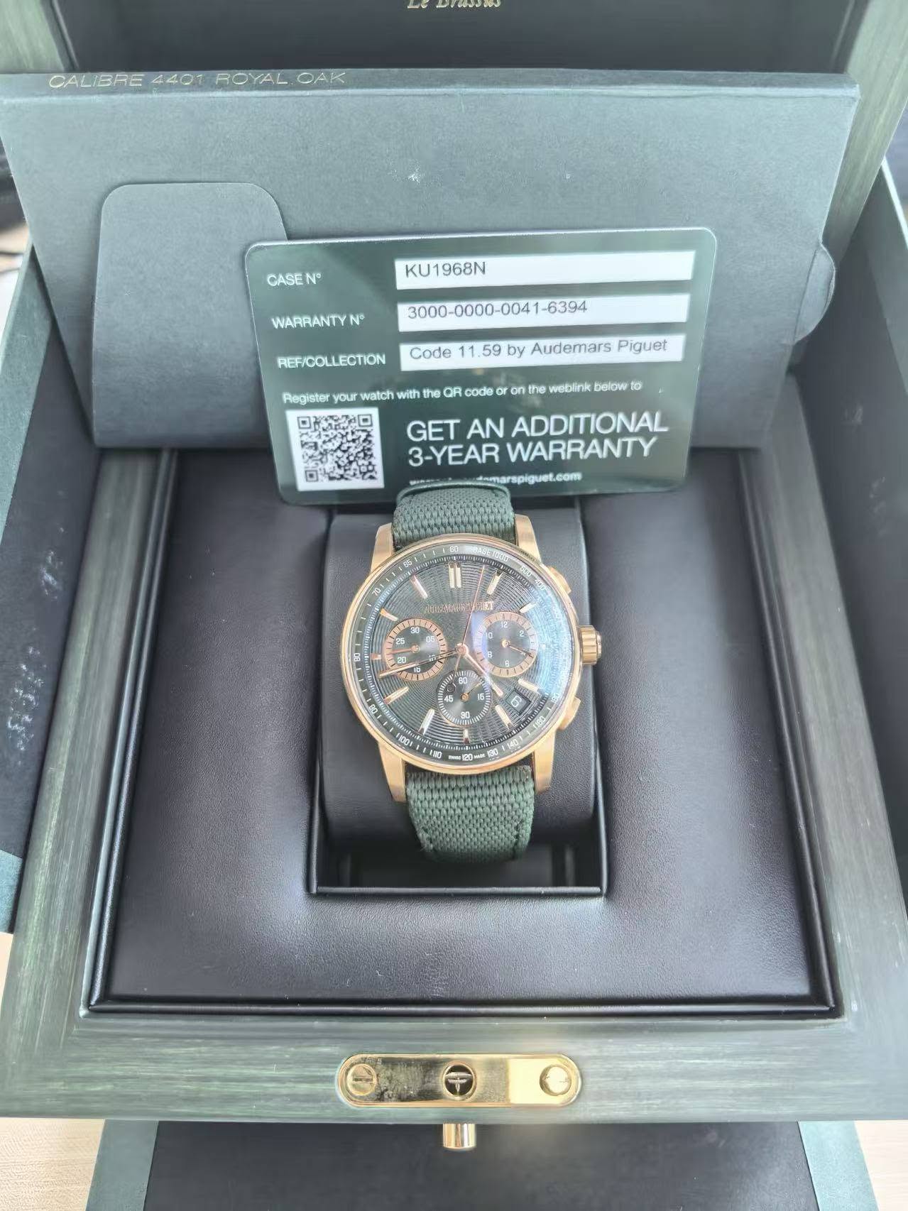 May be an image of wrist watch and text that says 'HLTRW CALIBRE 4401 ROYAL CALIBPE4401HOYALOAK OAK GASE N° KU1968N WARRANTYN N° REFICOLLECTION Code 11 1 59 by Audemars Piquet…