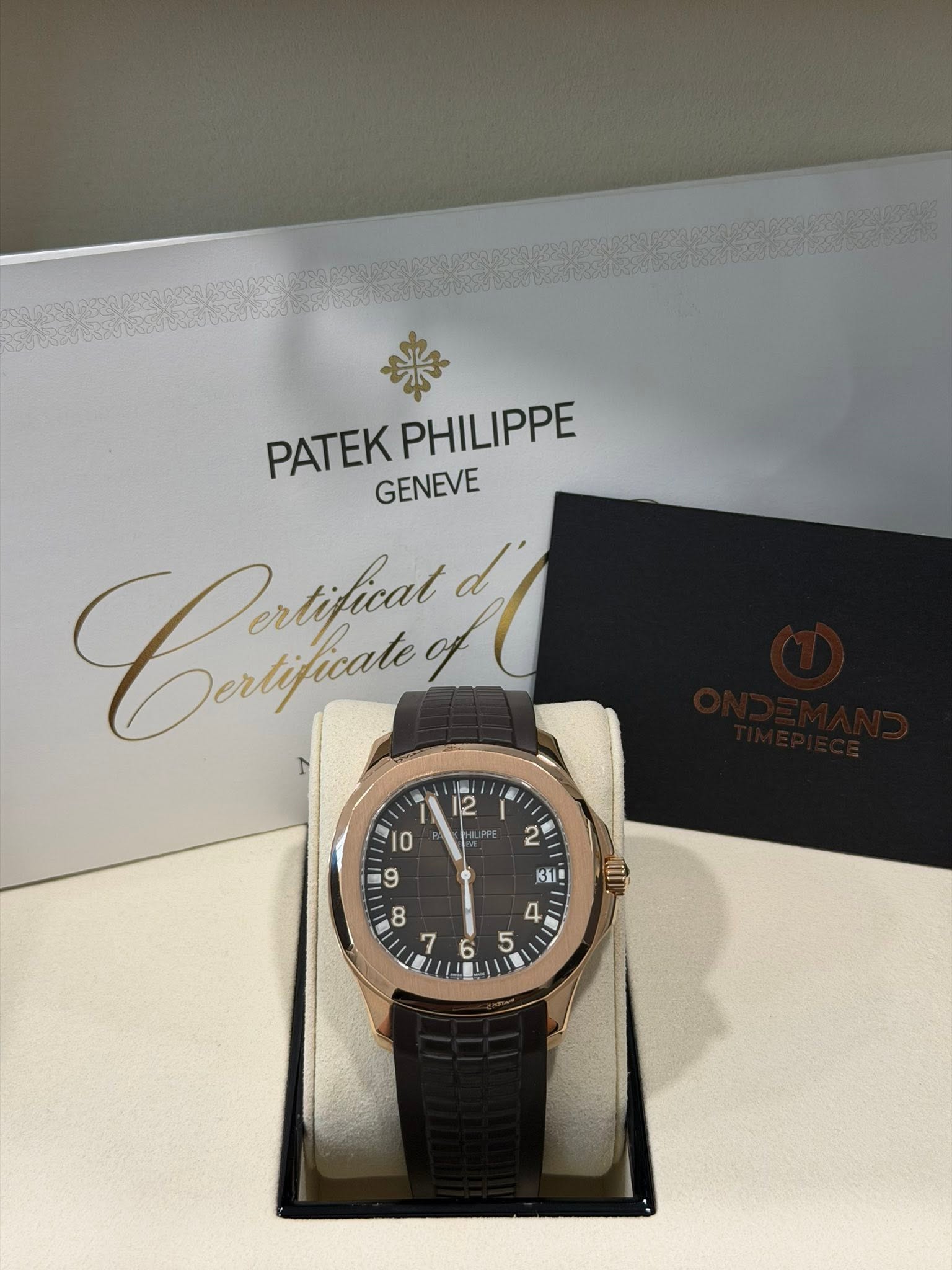May be an image of wrist watch and text that says '米 PATEK PATEKPHILIPPE PHILIPPE GENEVE Cê I d' စ K림 '