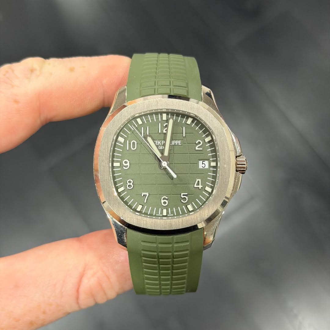 May be an image of wrist watch and text that says '12 10 EKP GEI GEP ١ _IPPE '