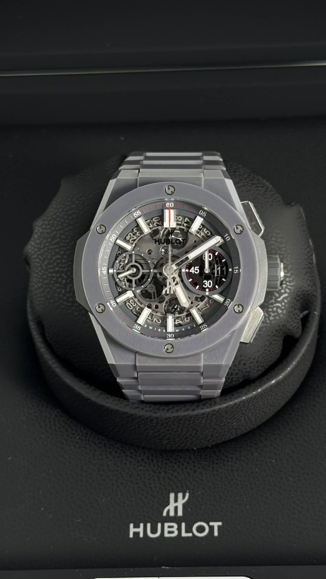 May be an image of wrist watch and text that says 'GO 05 05 55 S 50 238 4α 5 10 (၂၁ 45 d 30 ॐ 45 P 40 ین ዞ'