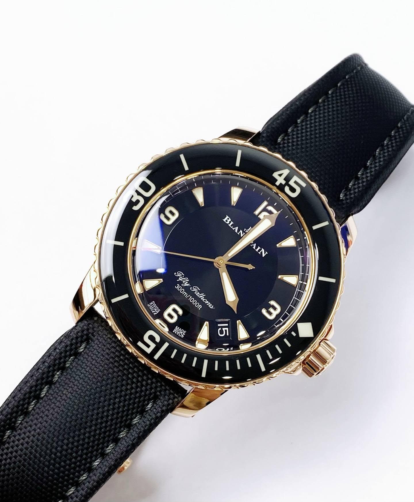 May be an image of wrist watch and text that says '30 LO 45 BLAN 水 BL Α ل ΑΙΝ I Filly 300m/ 00m/1000f 1000f Fathoms SISS Shse 6 새소시 תח MORE ل B'