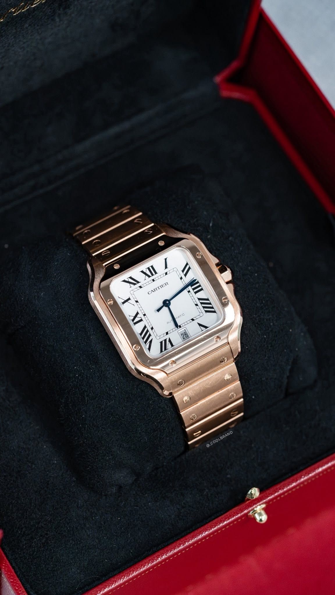 May be an image of wrist watch and text that says '® 0 6 W XII XI CAHTTK 1 । II ወ A IX እ C โา S 0 आ I ቁሀያ'