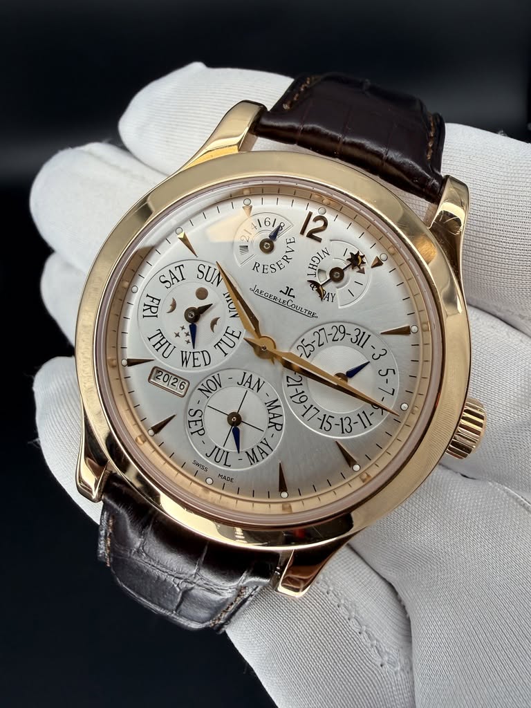 May be an image of wrist watch and text that says 'O O - - 16/ 16 12 국 SERVE HOIN O SAT SUN RIP A/OTAT JAEGER-LECOULTRE Фy ጋር NHI WED TUE న /26 NOY JAN 5-7 SEP MAR /19-17-15- SWISS…