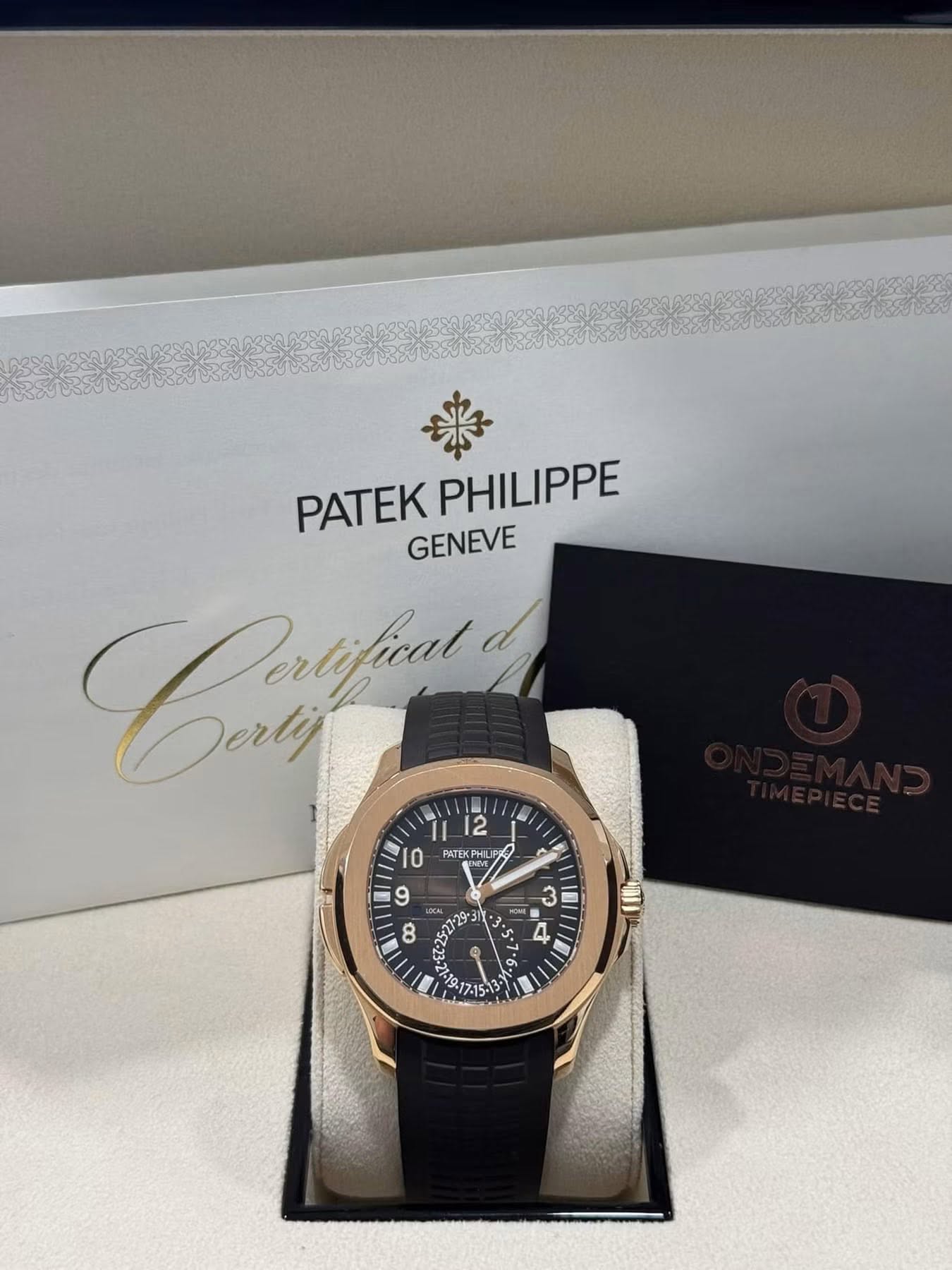 May be an image of wrist watch and text that says 'PATEK PATEKPHILIPPE PHILIPPE GENEVE Ce3лфpи Derly 2 ١ 0 ΑTE.PHΣ 9 8 ንዮ2 29 3 P ن ي A '