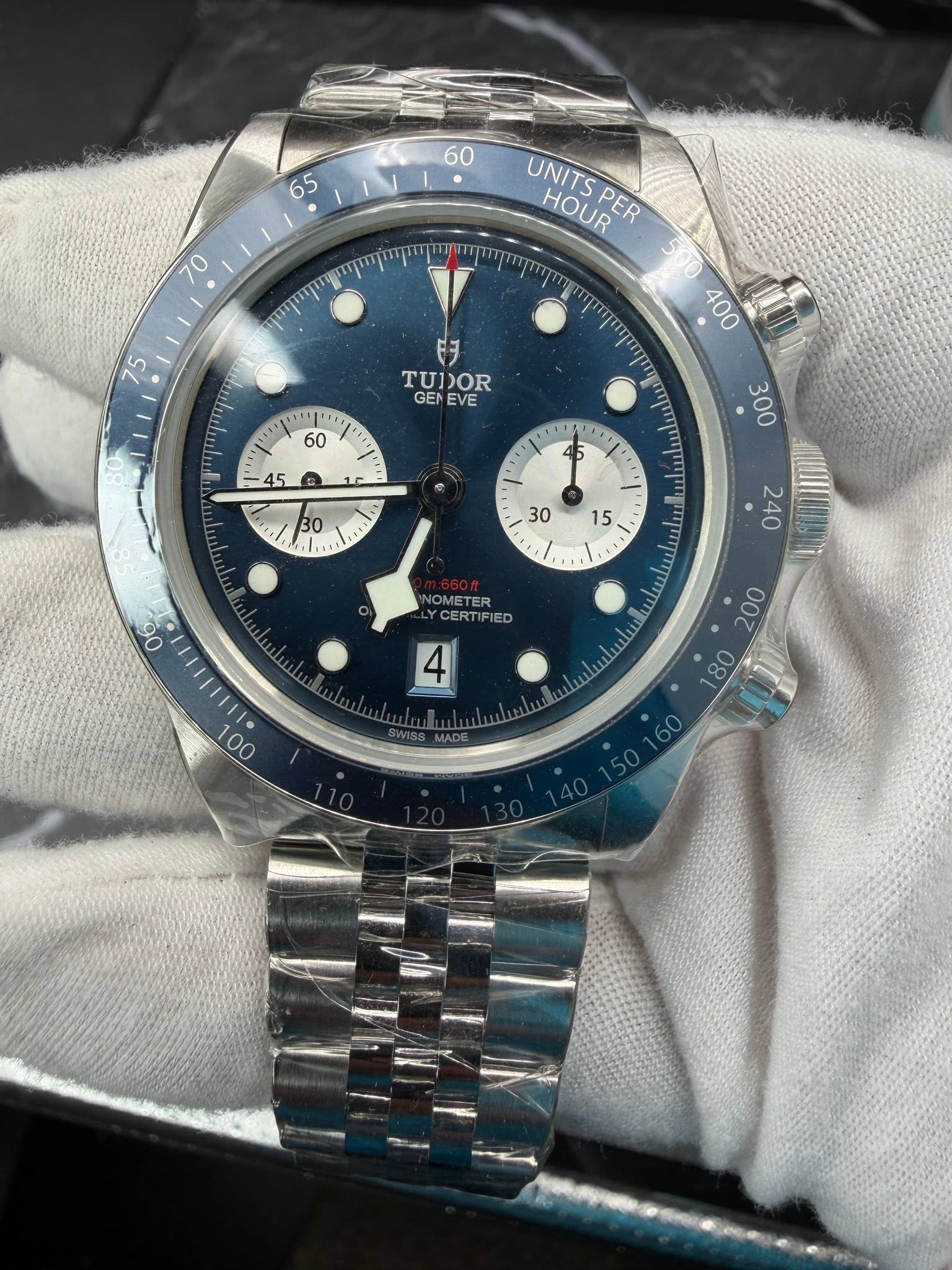 May be an image of wrist watch and text that says '60 65 70 UNITS HOUR UNITSPER PER 5 ሞጣ 75 400 日 TUDOR GEN ENEVE EVE MY 60 πηη 45 こ OMETER ER CERTIFIED FIED بلسسي'