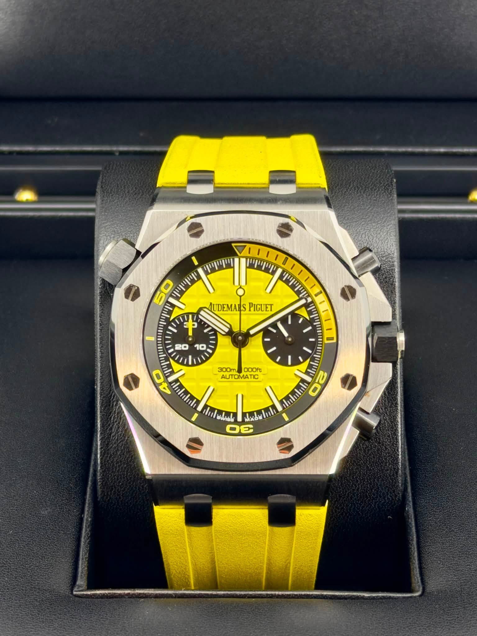 May be an image of wrist watch and text that says 'מייוייוין מוייויוין 50 መጣጥ יוייוייןי ጥጣዋ AUDEMARSPIGUET UDEMALS PIGUET V 中 20 10 ዋጥ 300 3000 DOOft AUTOMATIC 0I 0 20 nlehal…