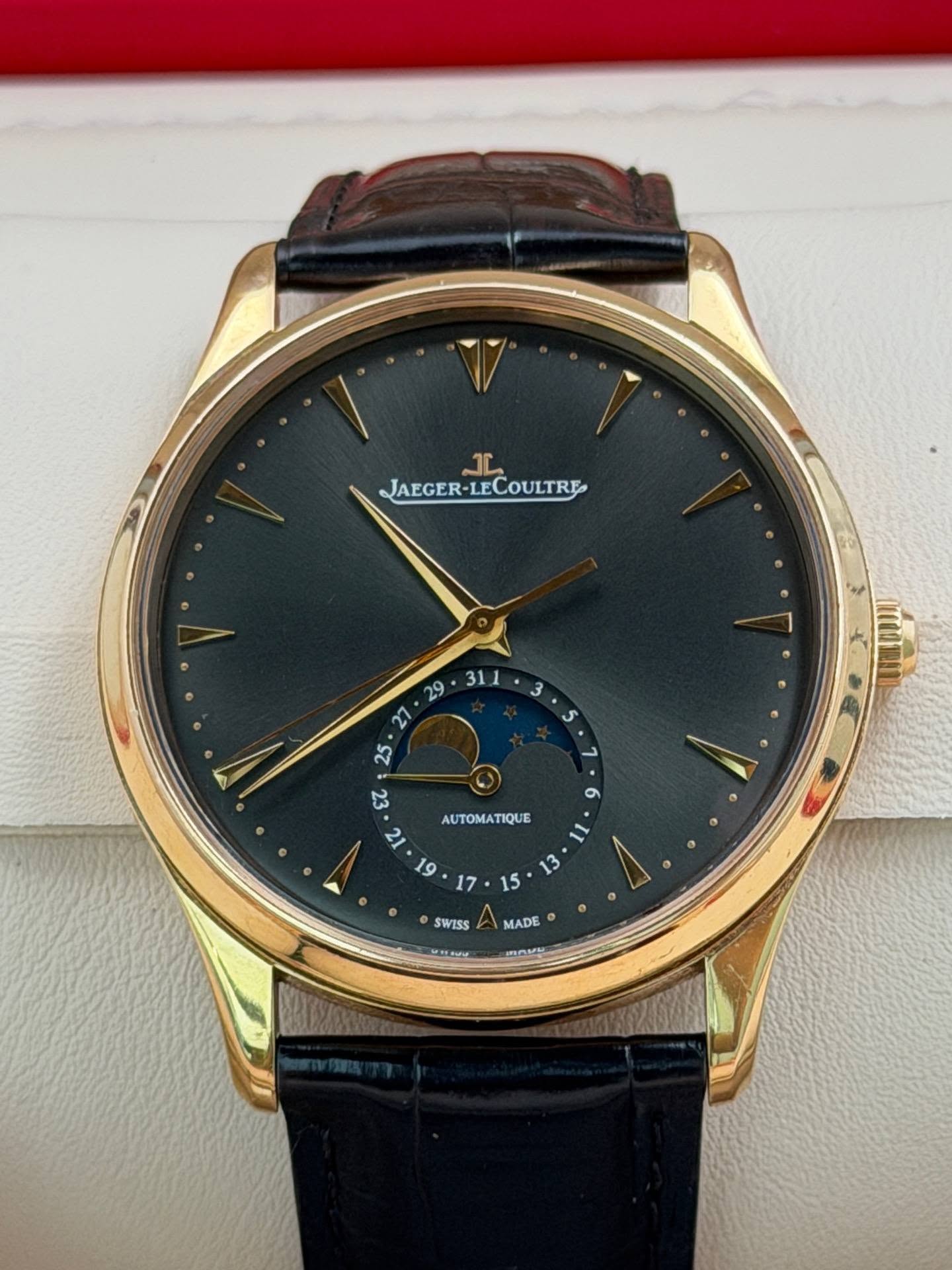May be an image of wrist watch and text that says 'ماله JAEGER JAEGER-LECOULTRE -LECOULTRE ف έτ 12 19 AUTOMATIQUE 17 13 15 SWISS MADE PEM たた RAM'