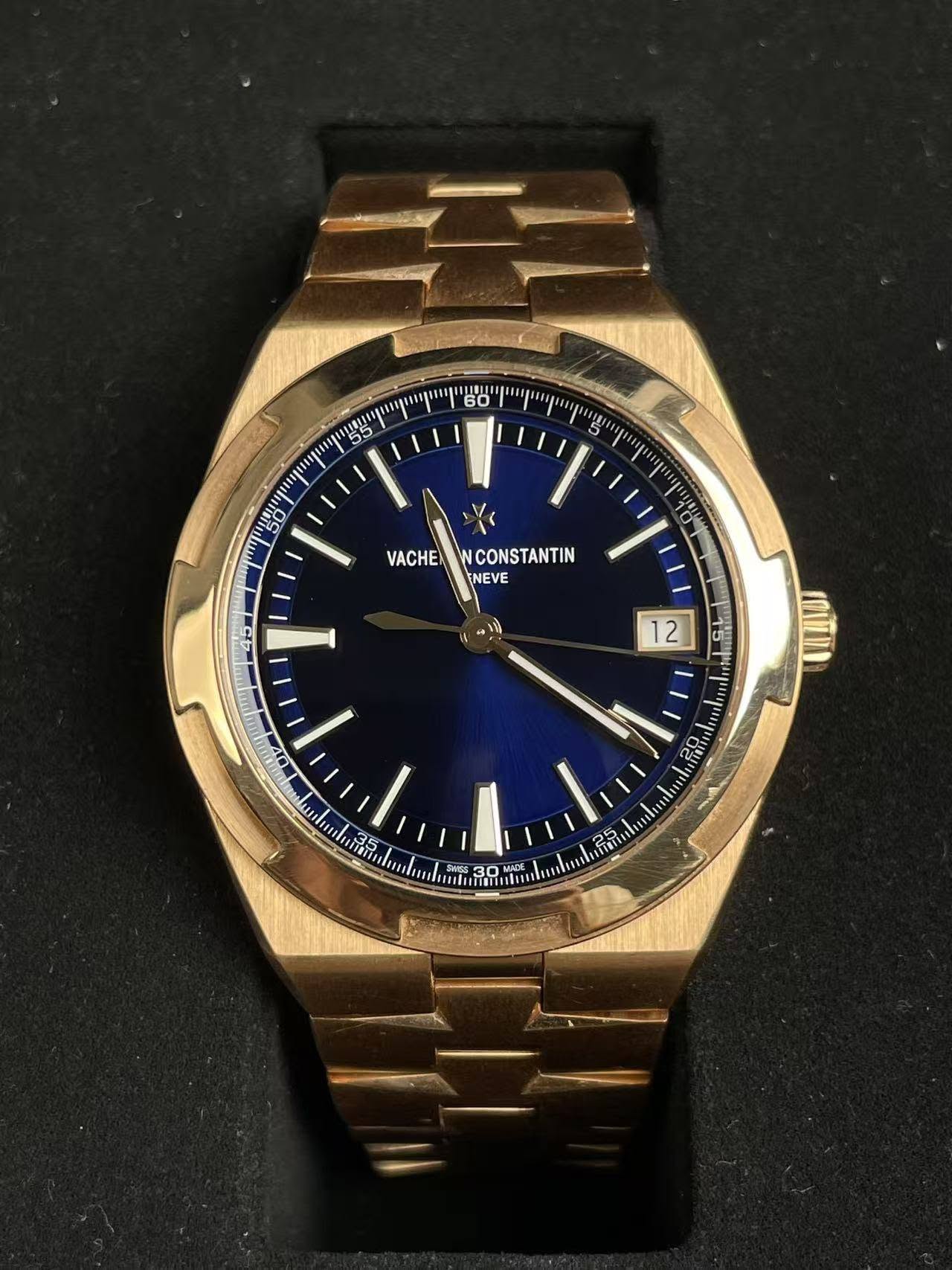 May be an image of wrist watch and text that says '60 55 VACHE VACHEIWCONSTANTIN N NCONSTANTIN NEVE 12 OE 25 S'