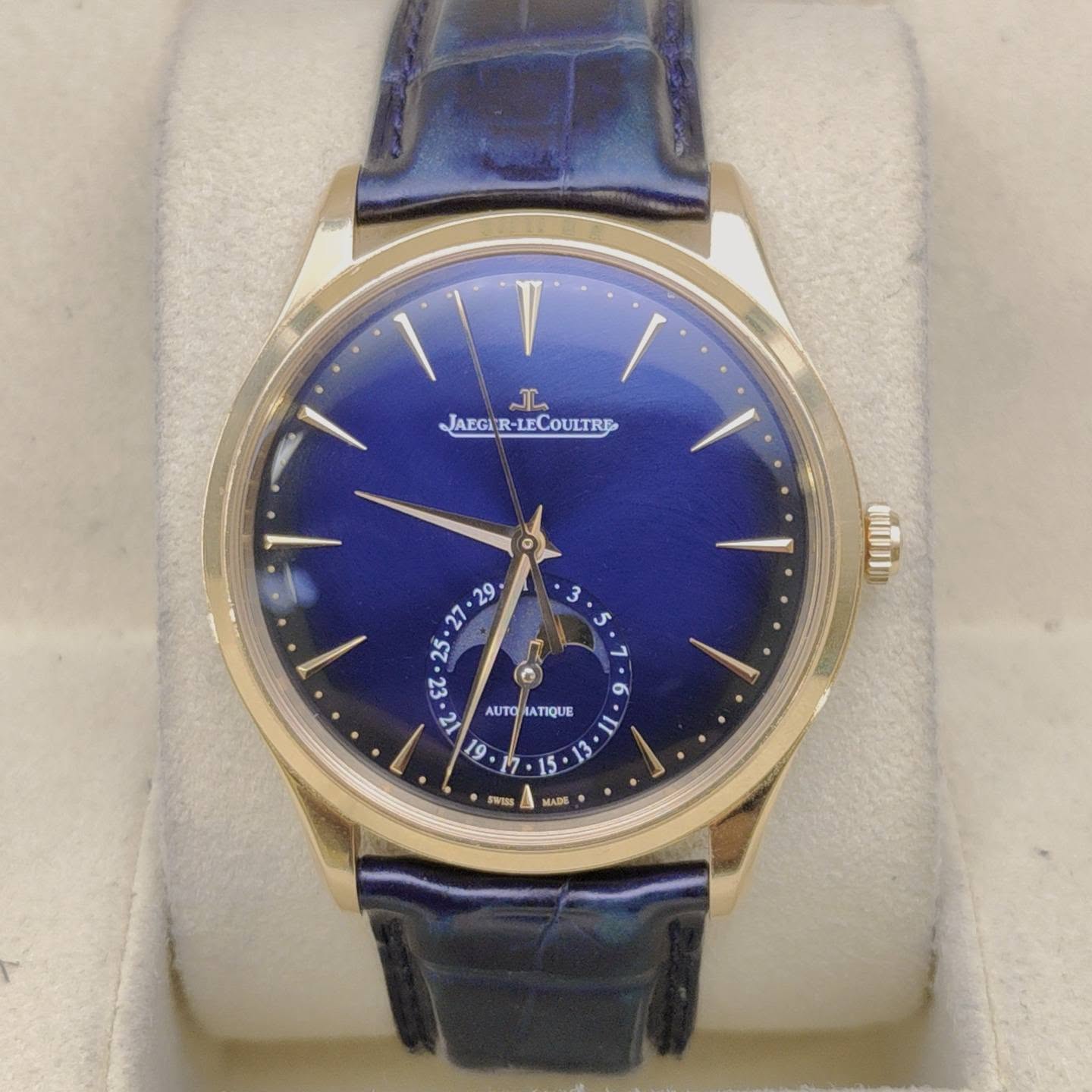 May be an image of wrist watch and text that says 'JAEGI JAEGİR-LECOULTRE R-LE -LECOULTRE 29 27 25 U 2 AUTO AUTONATIQUE TIQUE 1 19 • S س จขา ស្បរគ់ mAЛb'