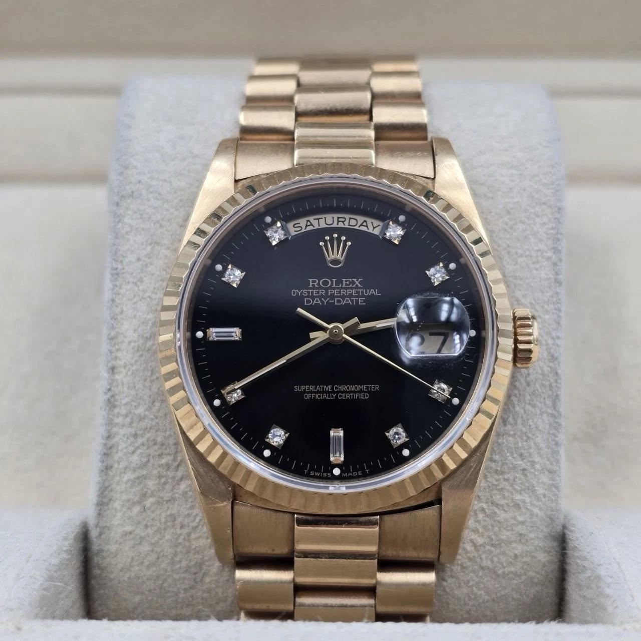 May be an image of wrist watch and text that says 'SATURDAY RDAY 製 ROLEX FX RO CYSTER OYSPOLFETUAL STERPERPETUA ERPETUAL JAL DATE $2 иα G'