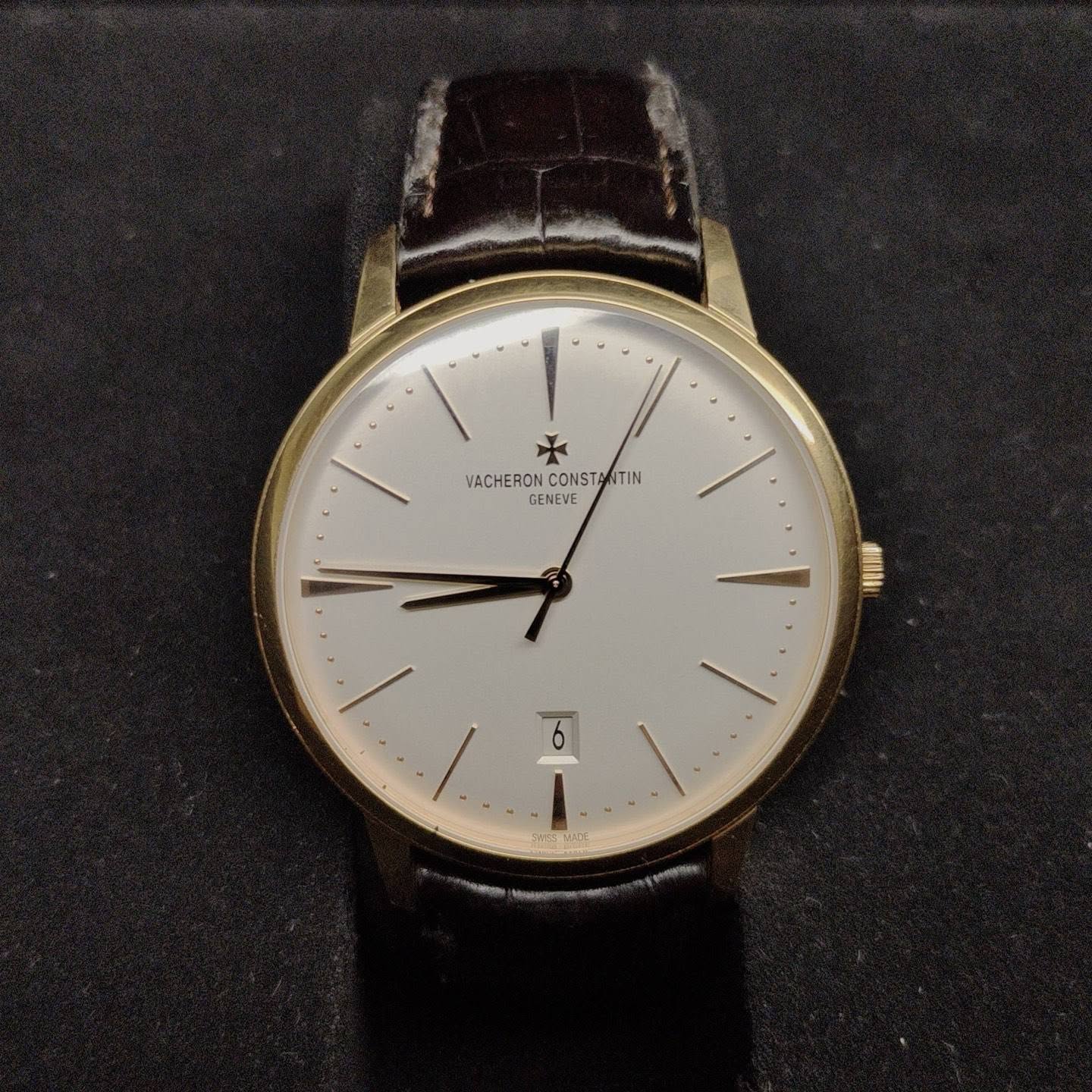 May be an image of wrist watch and text that says 'VACHERON CONST CONSTANTIN VACHERON.CONSTATIN TIN GENEVE สิมทอง'