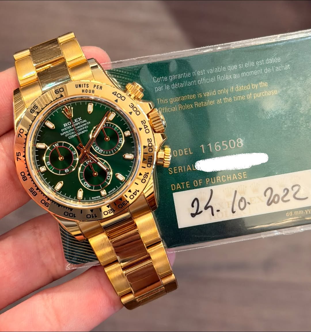 May be an image of wrist watch and text that says 'UNITS PER HOUR 6ဝေ n'est alable que si elle est datée Cette garantie 400 par le détaillant ant officiel Rolex au moment de achat…