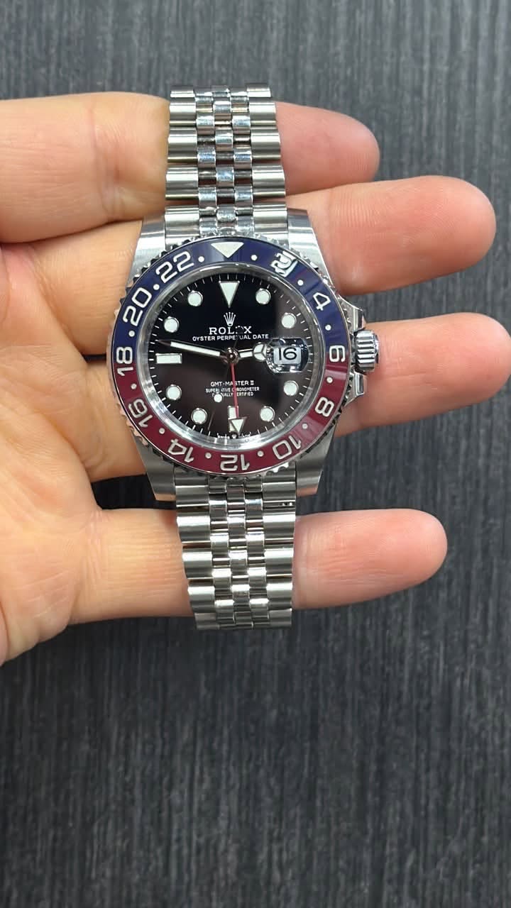 May be an image of wrist watch and text that says ' ನು 4 ROL CYSTE RO THRP OYSTER ን X DATE A 4 16 福 6 MT-M T-M ASTERE TERE 대대하우 MONGPETE '