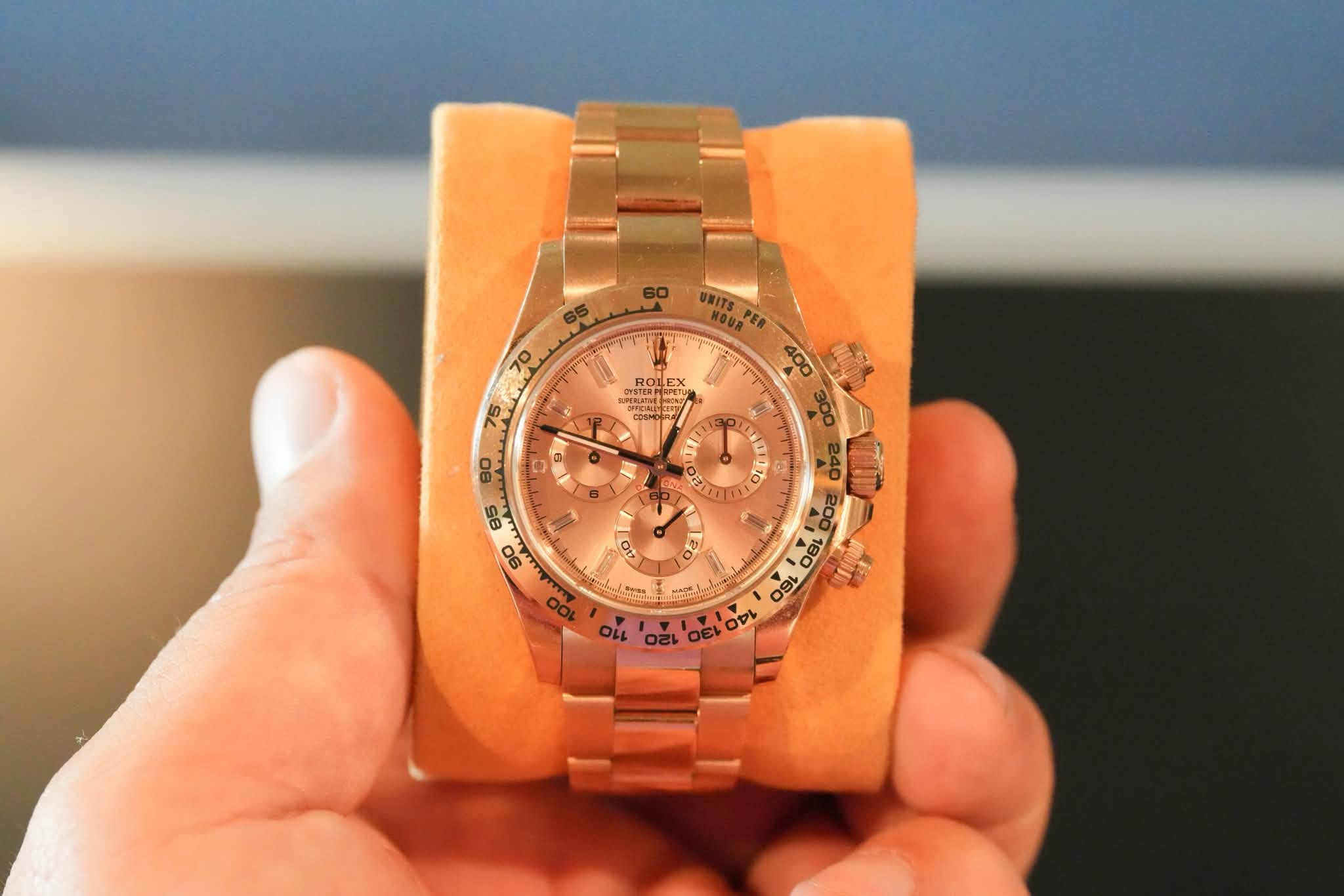 May be an image of wrist watch and text that says '70 ROLEX EX NPFELATSE OYSTEA . ROL 75 O 8 Of 1DN2ZO 10 UNITS KOHR NOUEER PER ኦወ 1LL 0리 Oει A OV P0 8'