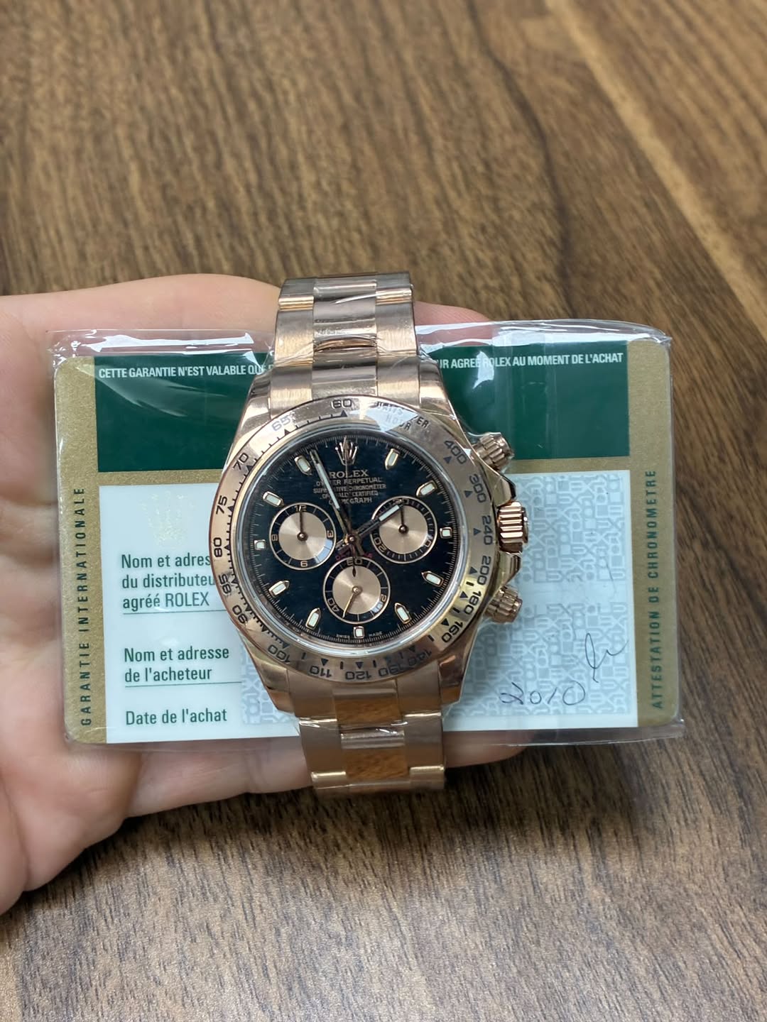 May be an image of wrist watch and text that says 'CETEGARANTIENESTVALABLEQD N'EST VALABLE QU IRAGRESRLEXAUMOMEITOELACHAT AU MOMENT DE L'ACHAT AGRES LEXA 日口 Nom et adres du…