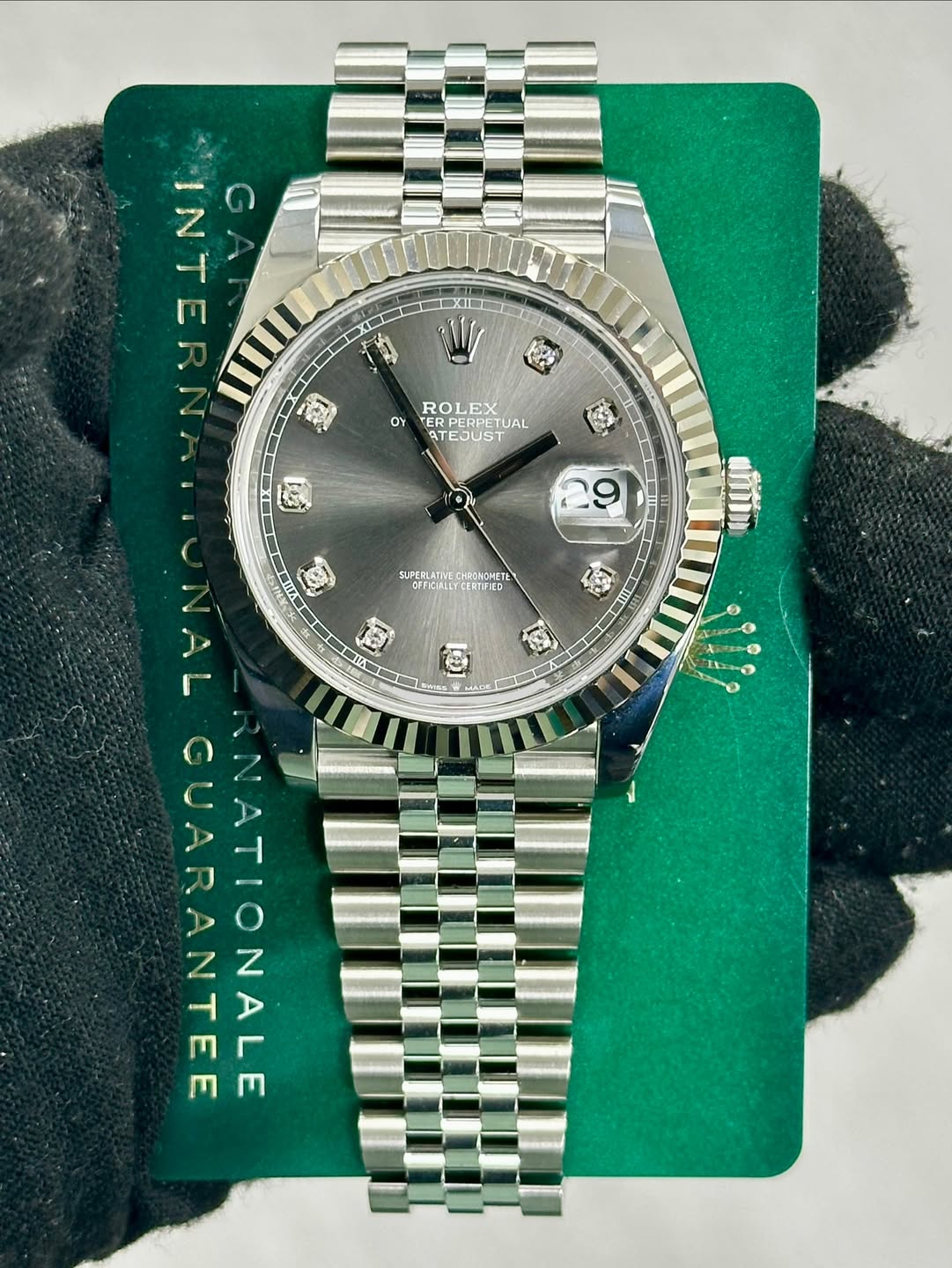 May be an image of wrist watch and text that says 'I0 W XL 利 ROLEX OY TERPL FRPERPETI PERPET UAL ATEJUST ERPERPETUAL 6T ឡ្នល 起 ดู SUPERLATIE CHRONOMETE OFFICIELLYCENTFED ไส 0分 * I…