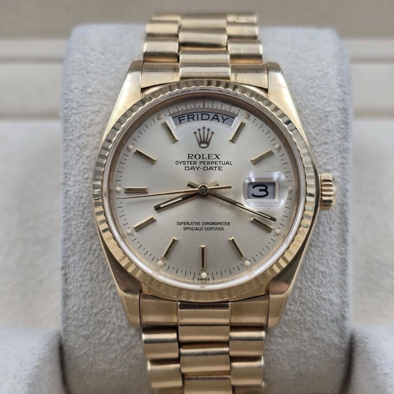 May be an image of wrist watch and text that says '۱:1١1 W ROLEX OYSTER ERPETUAL OYSTERPERPETUAL TUAL DAY-DATE DAY -DATE 3 ጠ SUPERLATIVE CHRONOMETER OFFICIALY SUET CERTIFIED I'