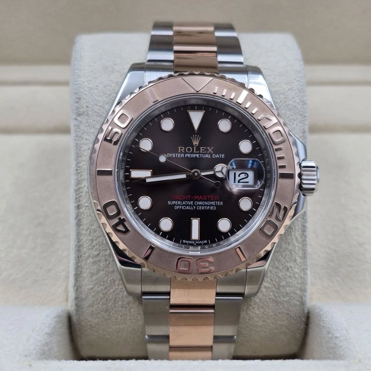 May be an image of wrist watch and text that says '50 0 NOYSTE PERPE UAI DATE Ha 12 0 SUPERLATI ATIVE UPERLATIVECHRONONETE SUPERLATIVECHRJNONETER WEC CHRONONETER OFFICIA…