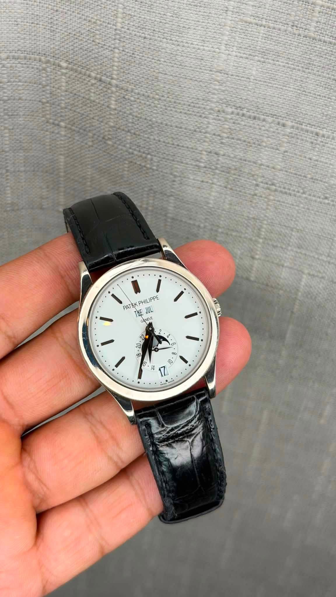 May be an image of wrist watch and text that says 'PATSK PATEKPHILIPPE PHILIPPE TKE JUL J0L โทที ATIER A 6 • 14 月 6 7 •'
