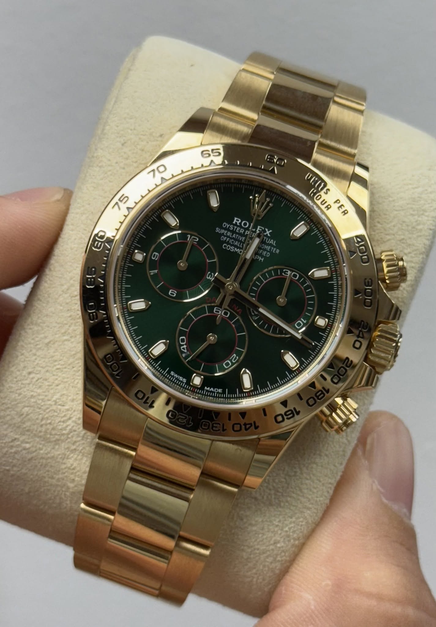 May be an image of wrist watch and text that says 'ㄱ로는스 70 65 75 EO ORLISUPER UEIEs HOUR OUP DEOISPER l0u PER YSTERPERA RO ROLEX か MADE'