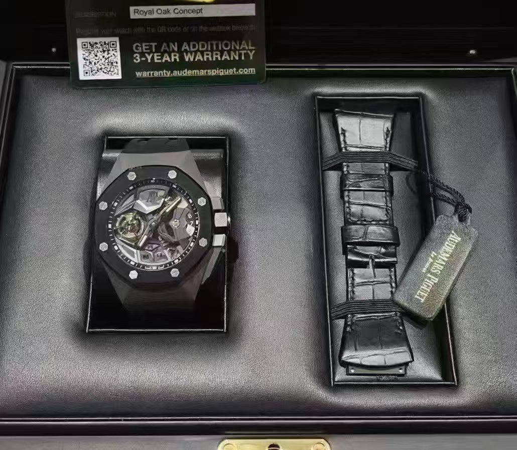 May be an image of digital watch and text that says 'RoyalCakConcept Royal OakConcept oncept 3-YEARWARRANTY 3-YEAR WARRANTY werrenty.audemarspiguet.com . warrenty. M K םשם RS…